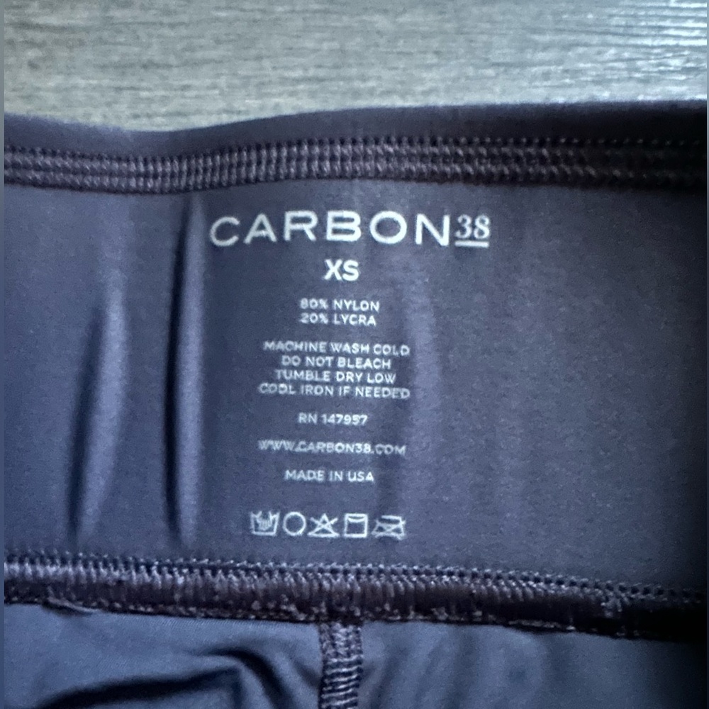 Carbon 38 Takara Shine Legging in Charcoal size x-small - Picture 3 of 3